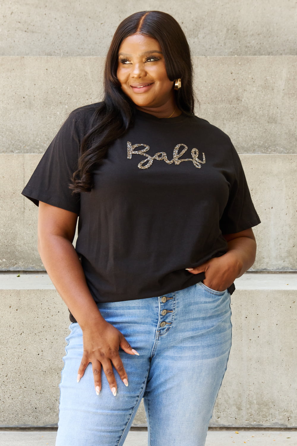 Davi & Dani "Babe" Full Size Gliter Lettering Printed T-Shirt in Black