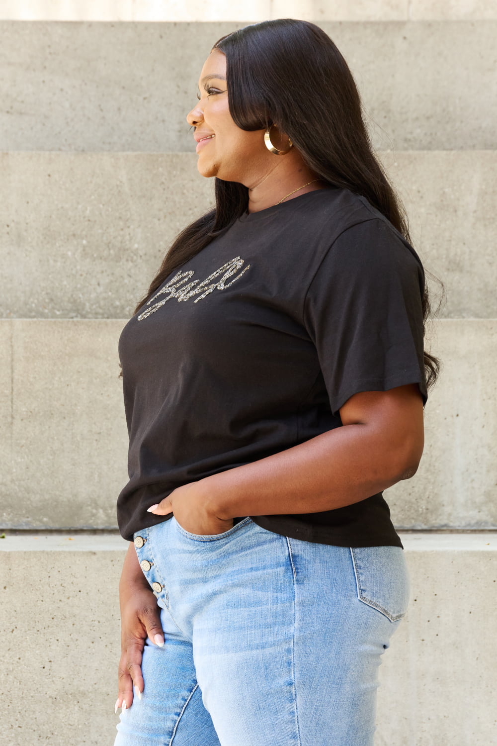 Davi & Dani "Babe" Full Size Gliter Lettering Printed T-Shirt in Black