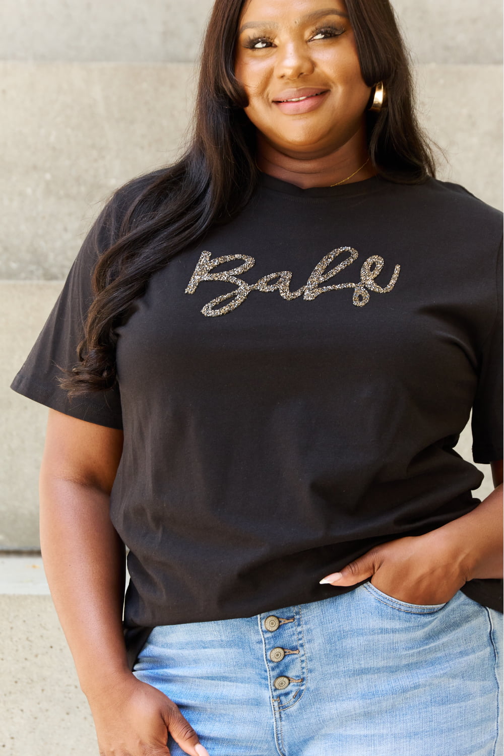 Davi & Dani "Babe" Full Size Gliter Lettering Printed T-Shirt in Black