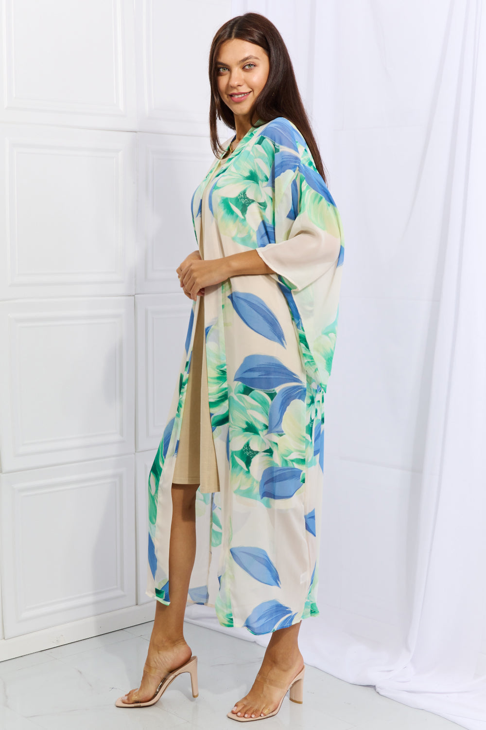 Ontheland Colorful Minds Floral Kimono